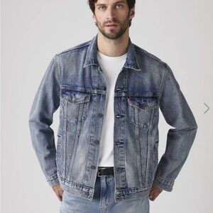 Levi's Classic Blue Denim Trucker Jacket